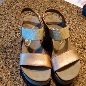 Cute sandals worn once